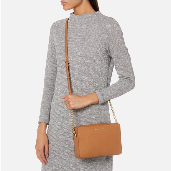 SOLD Michael Kors Jet Set Crossbody - Picture 2 of 5